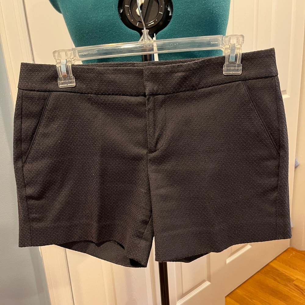 Navy Ecru shorts